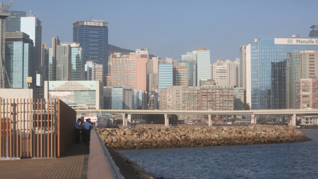 啟德跑道公園六旬漢墮海 送院搶救後不治