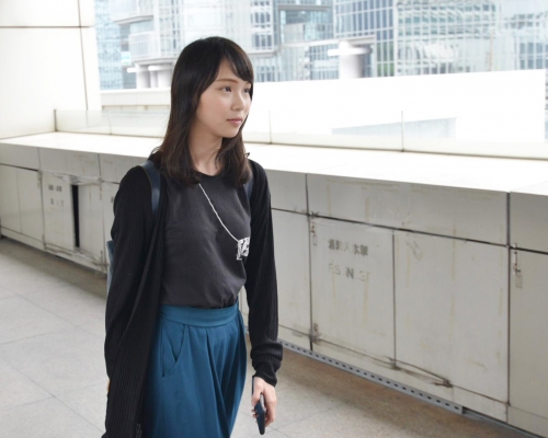 周庭就去年立法會港島區補選提出選舉呈請,案件今午在高等法院續審。