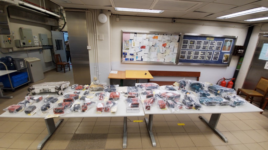 警方指，其中7宗盜竊案中有超過170件工具被盜去，總價值高達25萬元。
