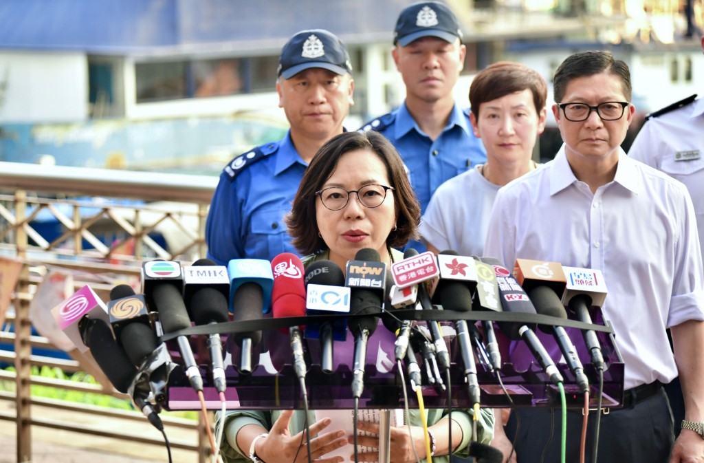 麥美娟指這些AI改圖意圖抹黑關愛隊，呼籲市民留意資訊真偽。