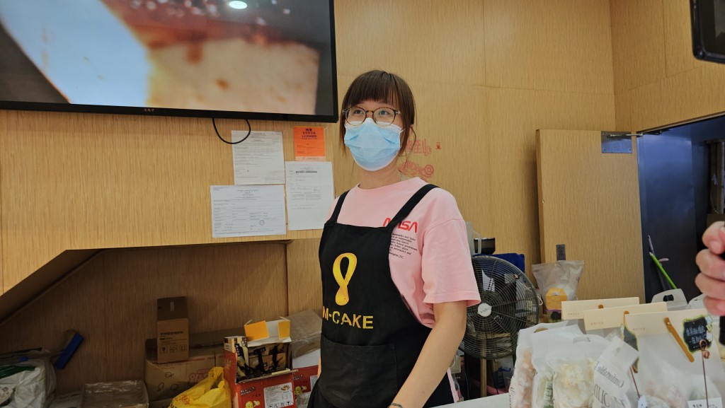 附近饼店员工刘小姐呼吁有关部门派员定期检查。徐裕民摄