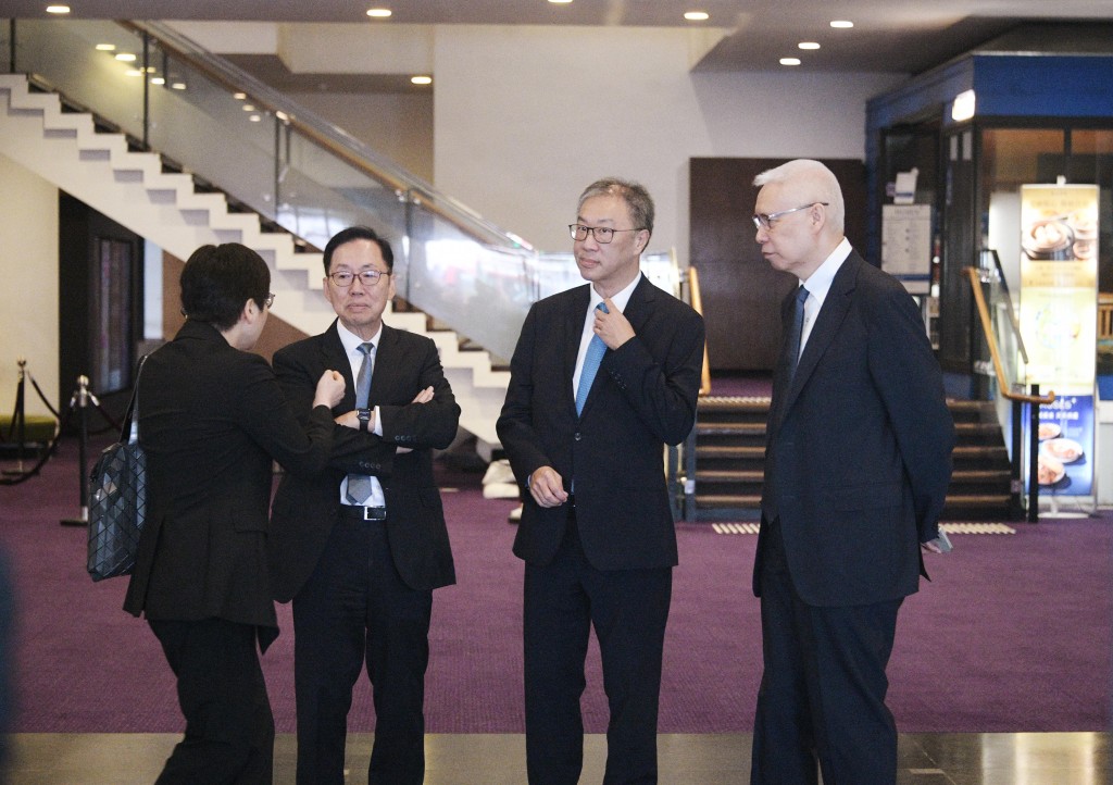 现场一度疏散。