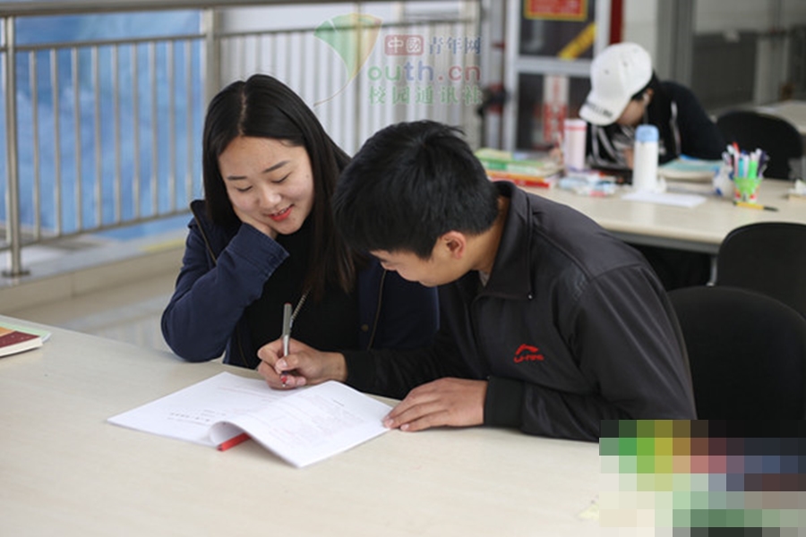 下定決心後，兩人談戀愛的地點就成了教室。  網上圖片