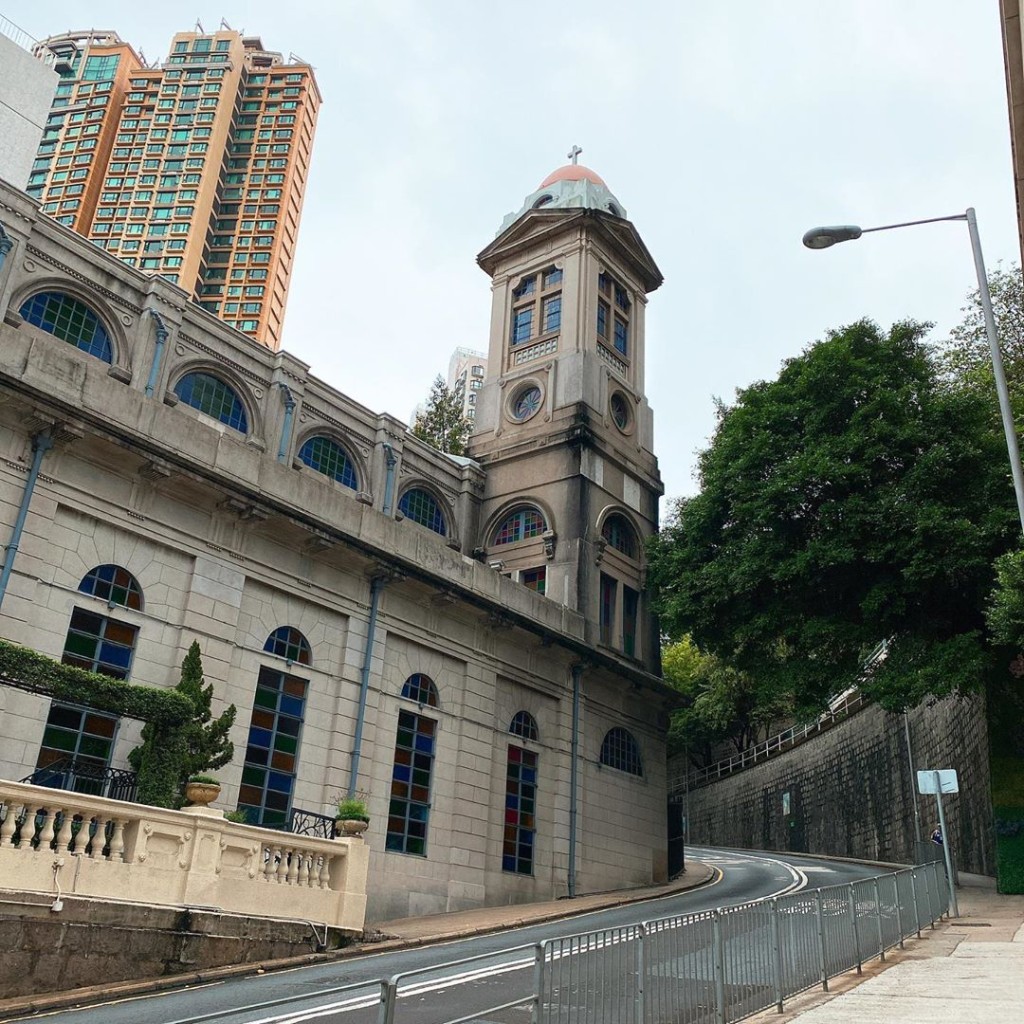 Do姐邊行邊拍下沿途風景。