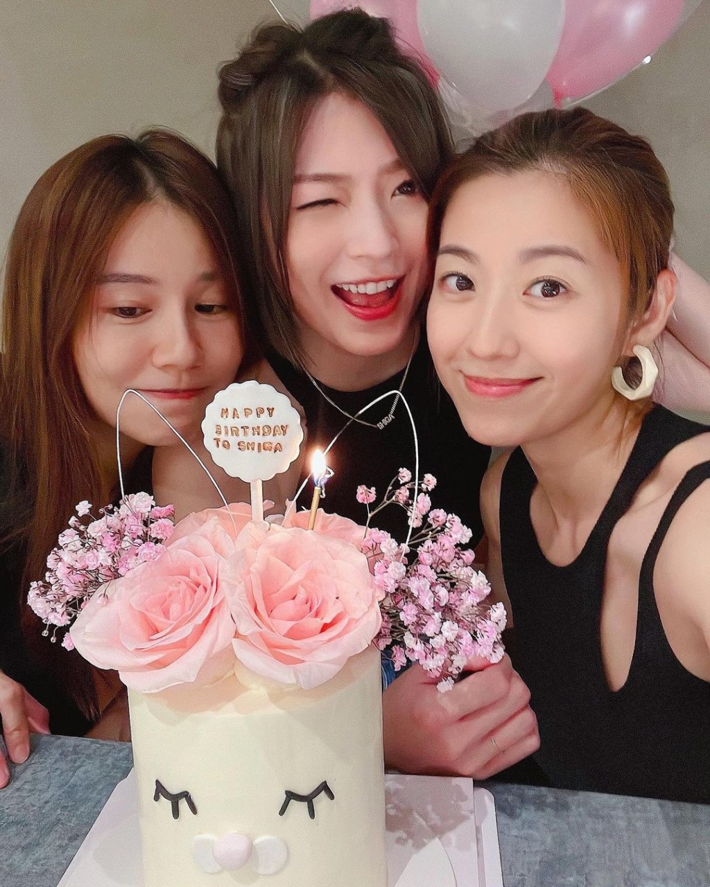 陈自瑶与姊妹聚会都少露性感。
