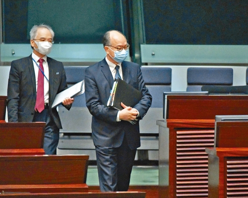陳帆表示,要達到公屋上樓目標,需「十幾至二十年可以做到」。