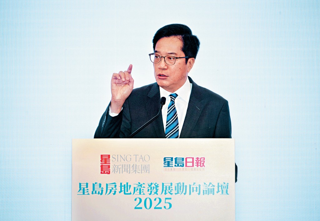 黃偉綸表示，政府會堅持造地，審時度勢、有節有度地向市場推地。