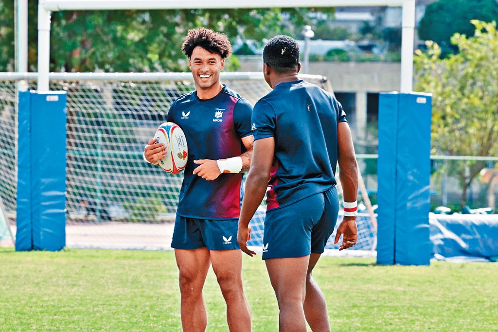 年輕翼鋒丹馬克也說半場多了兩分鐘不易捱。