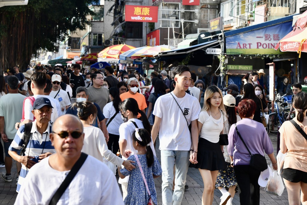 旅議會指，目前已有14條旅遊路線，共有6間旅行社參與，路線有不同主題。