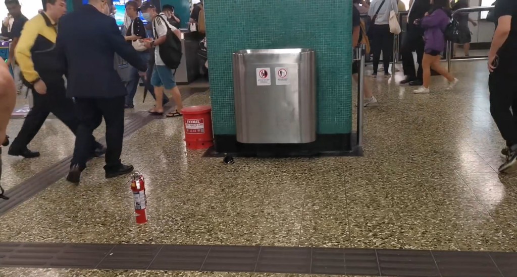 懷疑冒煙「尿袋」。香港突發事故報料區FB