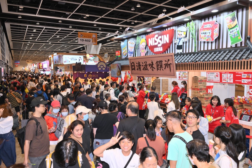 由香港貿易發展局主辦的美食博覽、美與健生活博覽，以及家電．家居．博覽今日開鑼。