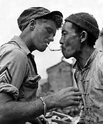 美軍抗戰時期在中國的照片，和中國農民在一起。