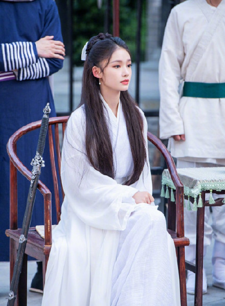 在《萌探探探案》化身「小龍女」，額前兩撮頭髮就指似觸鬚。