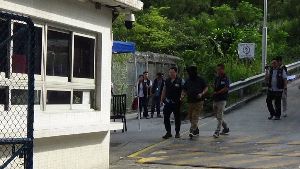 警方重組案情。