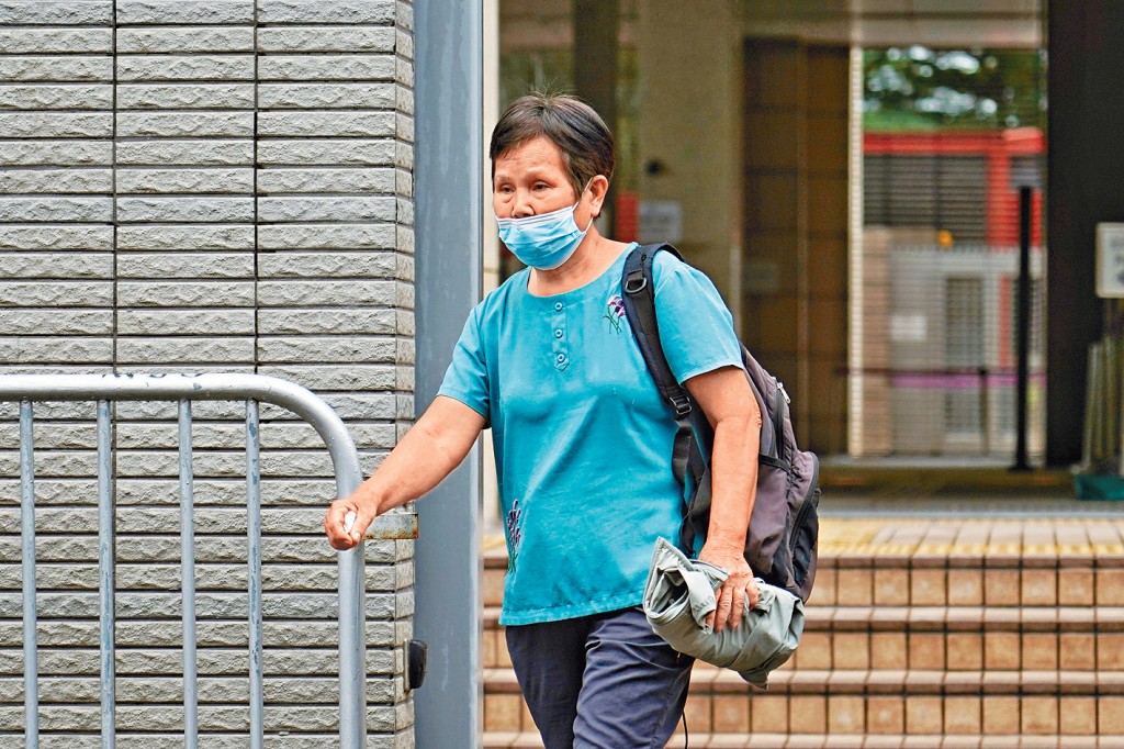 「蘭婆婆」前年向無綫電視節目《東張西望》報料,指其唐狗「阿仔」疑被附近居民斬傷。