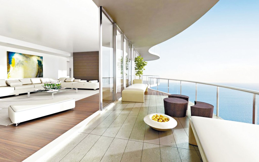 江門世茂．碧海銀湖提供分層住宅及別墅，入場費由62萬人民幣起（折合約76.06萬港元）。