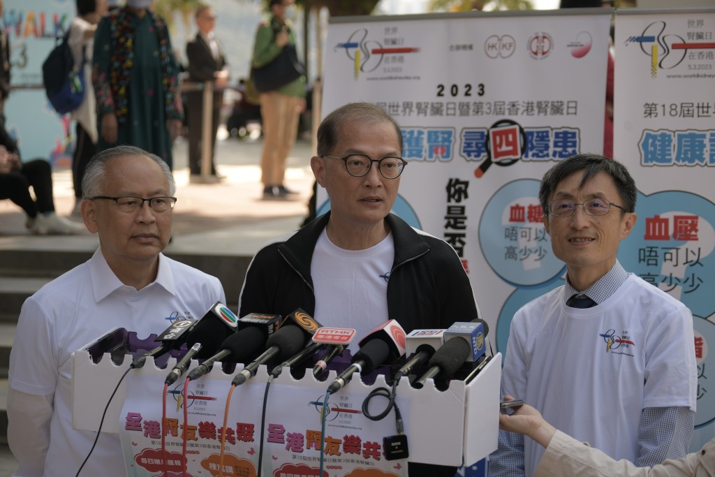 左起：雷兆辉/卢宠茂/周启明，接受记者提问。陈浩元摄