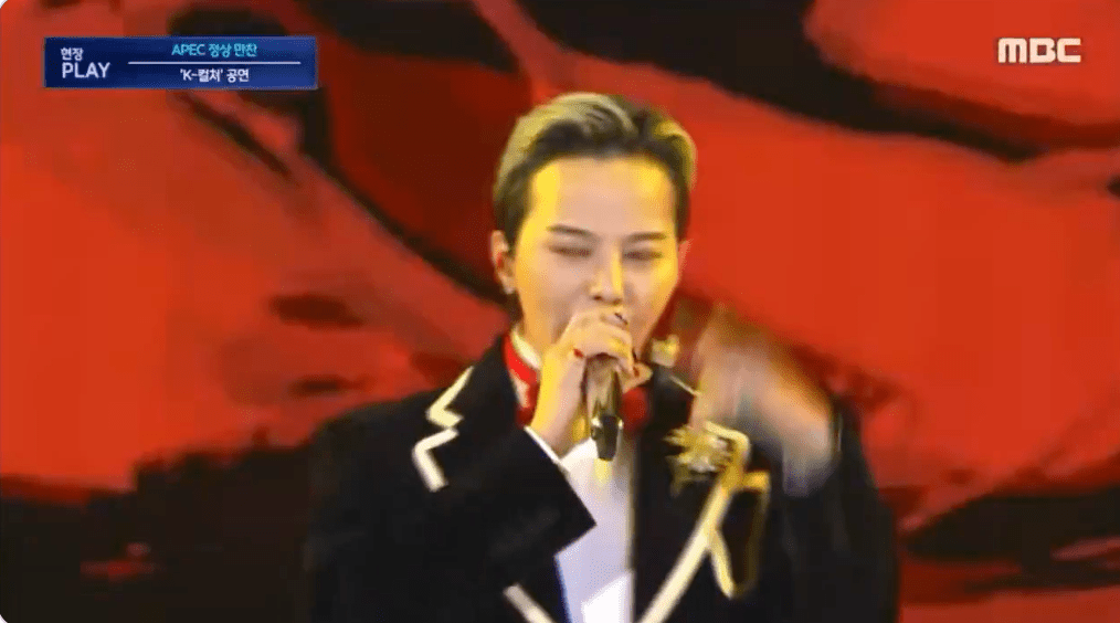 當晚的壓軸表演由BIGBANG成員權志龍登台,他以APEC 2025韓國宣傳大使身份亮相,掀起高潮。X@gdragon_japan 當晚的壓軸表演由BIGBANG成員權志龍登台,他以APEC 2025韓國宣傳大使身份亮相,掀起高潮。X@gdragon_japan