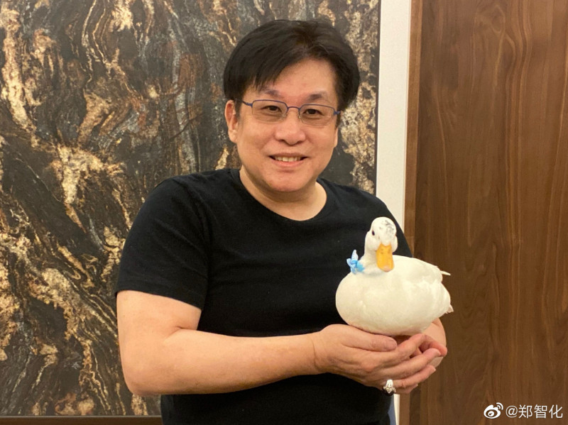 鄭智化是台灣的知名殘疾歌手。微博 鄭智化是台灣的知名殘疾歌手。微博