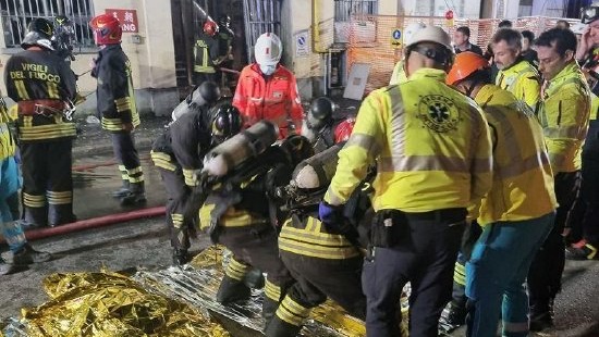 米兰周四一店铺发生火警，3名中国人死亡。央视新闻图片