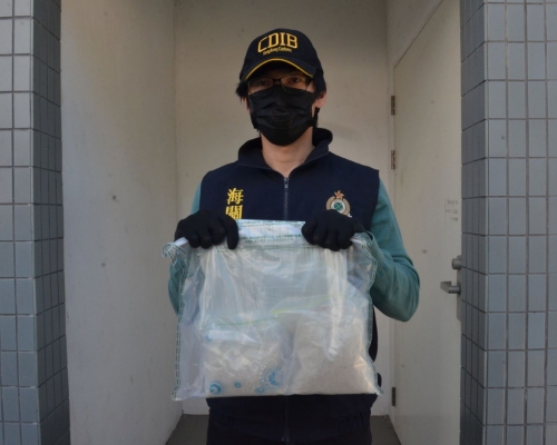 落馬洲海關檢45萬冰毒。