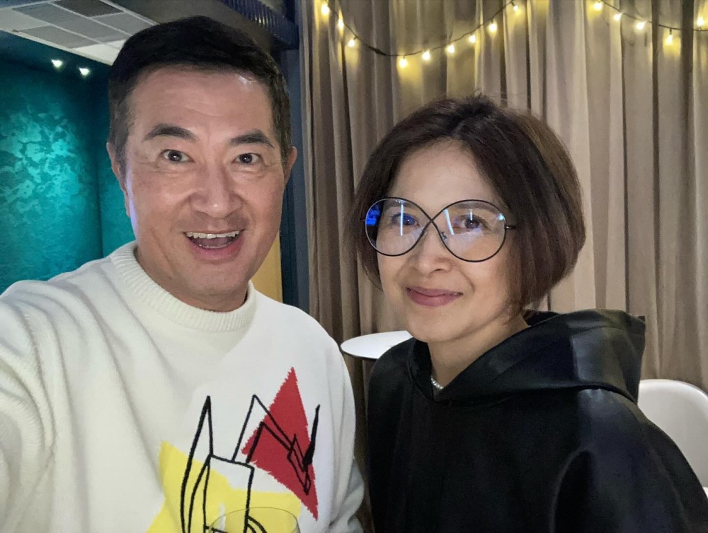 昨日（19日）邓梓峰在IG贴上与邵美琪的合照。