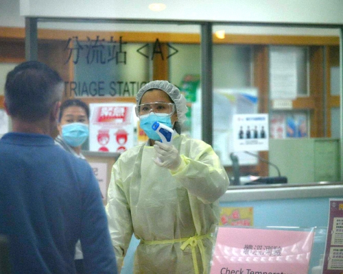 屯門醫院有護士忘記佩戴N95口罩。資料圖片