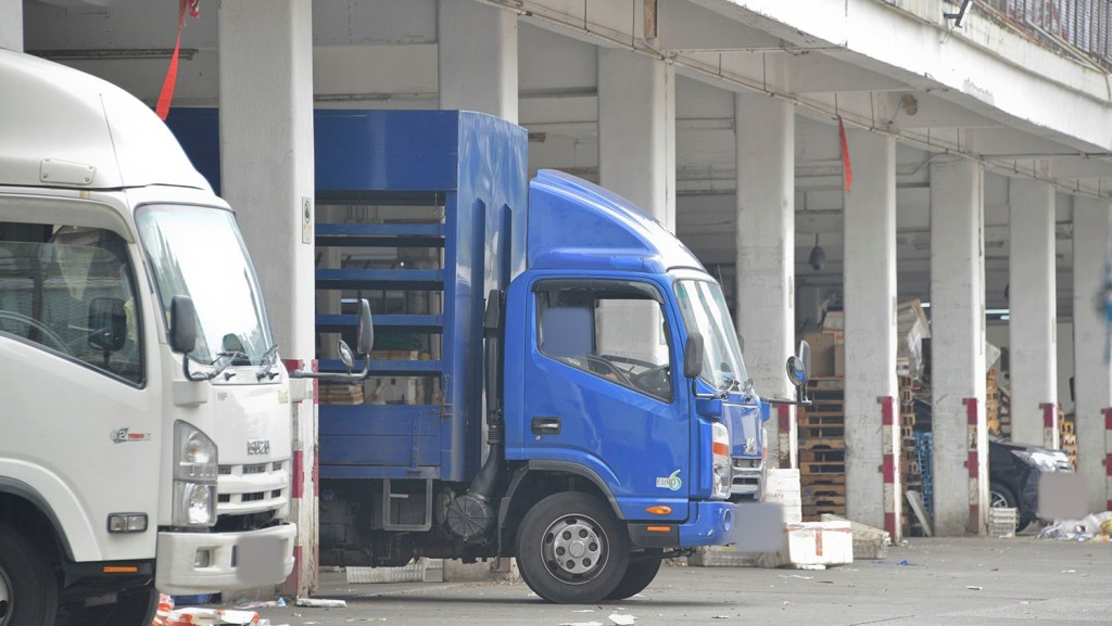 「防疫抗疫基金」向香港跨境貨車車主提供一次性1萬元補貼。 資料圖片