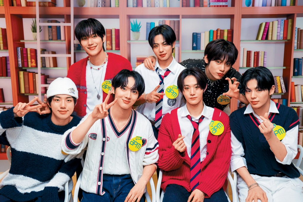 EVNNE 7位成員:(後排左起)朴瀚彬、KEITA、李政縣;(前排左起)朴祉厚、劉昇彥、池允瑞及文淨泫。