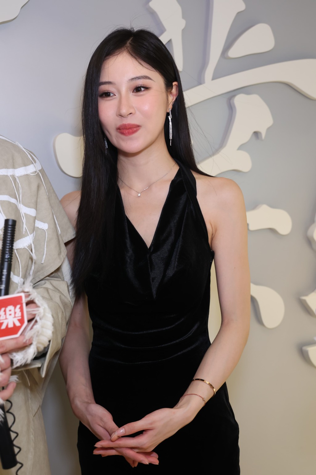 應屆港姐冠軍倪樂琳有「城大李嘉欣」之稱。 應屆港姐冠軍倪樂琳有「城大李嘉欣」之稱。