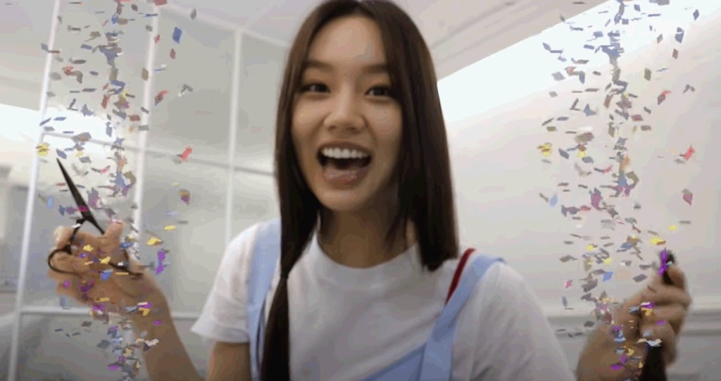 親自剪短一刻。