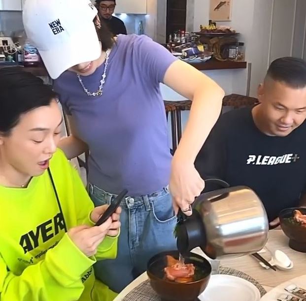 座上仲有陳建州同老婆范瑋琪。