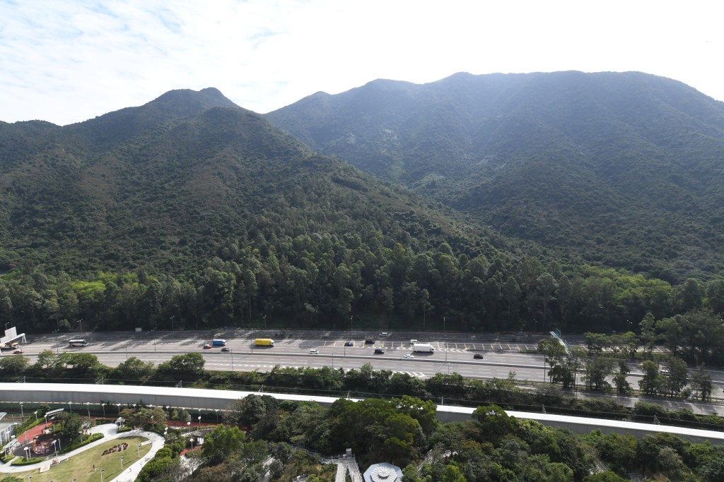 單位可望開揚山景，寧靜清新。