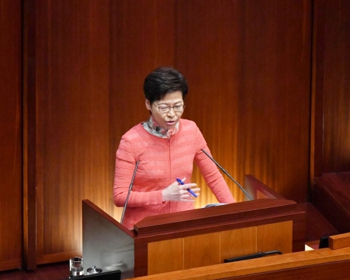 林鄭月娥指,相信洪水橋接駁前海的鐵路可考慮引入競爭。