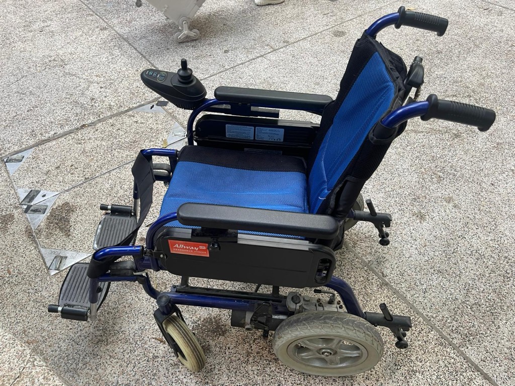 被偷的電動輪椅約值1.8萬元。警方提供