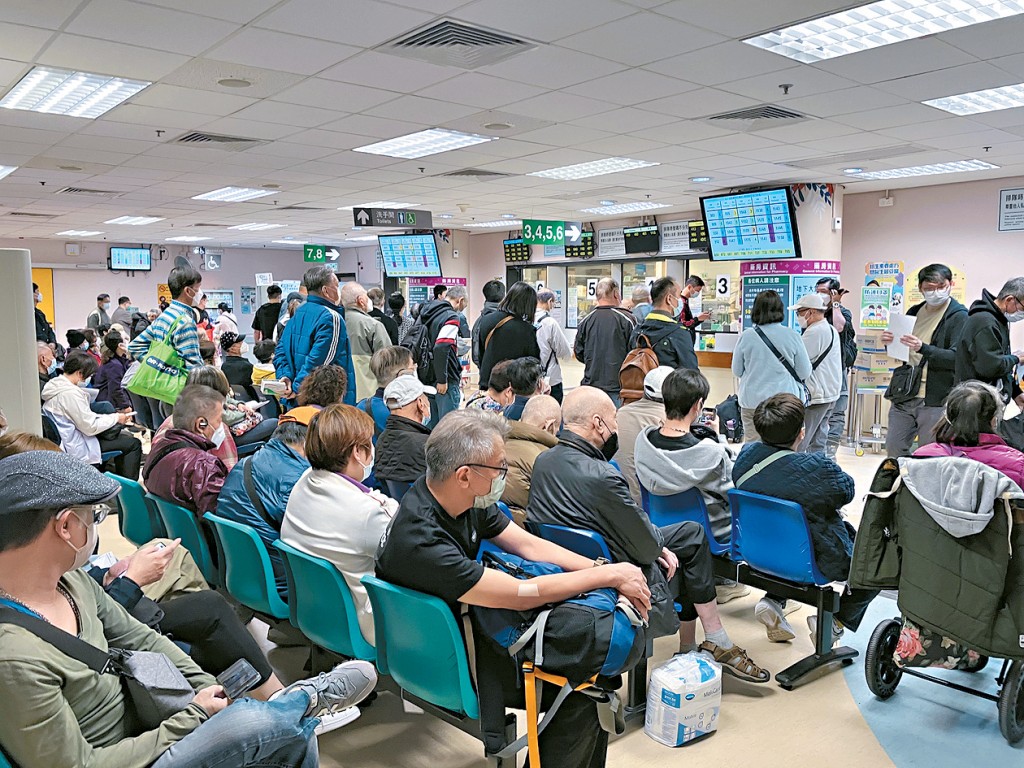 被捕系統開發員涉嫌未獲聯合醫院授權而非法下載資料。