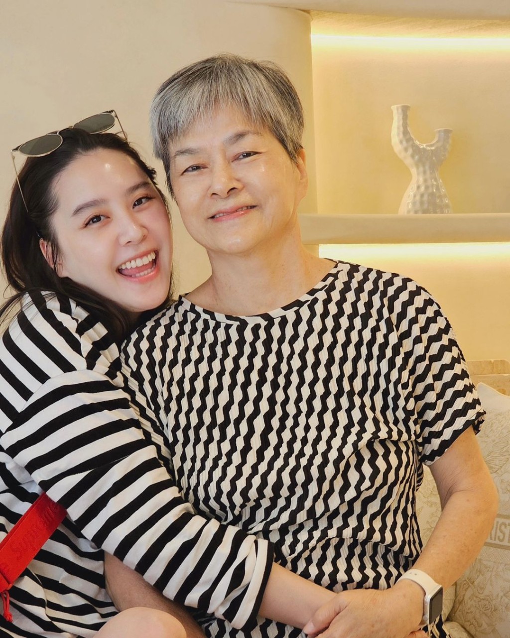 黃小柔曾以女團出道。 黃小柔曾以女團出道。