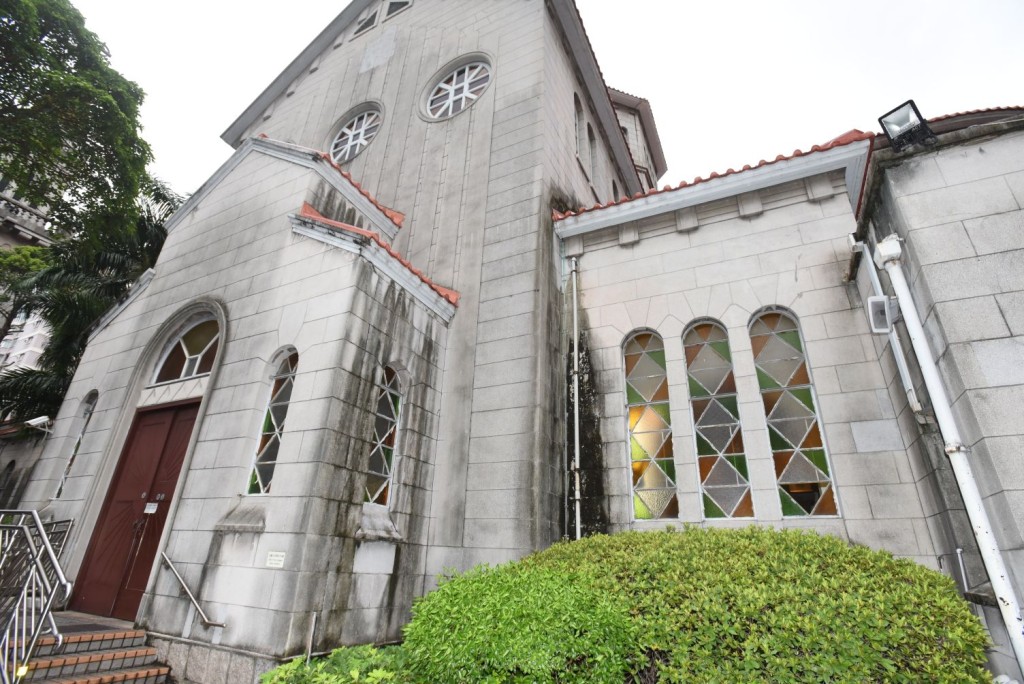 捐款箱曾被移動,但未有毀壞。丁志雄攝