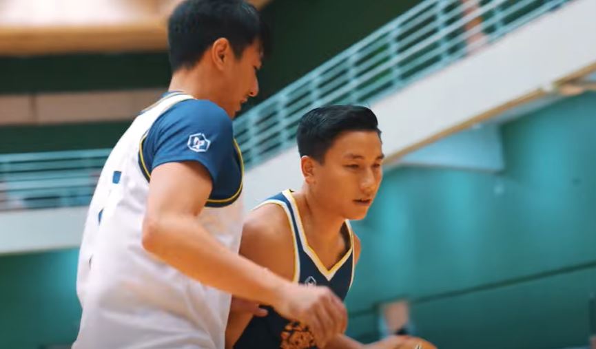 高級懲教主任任煒明。(圖右一)