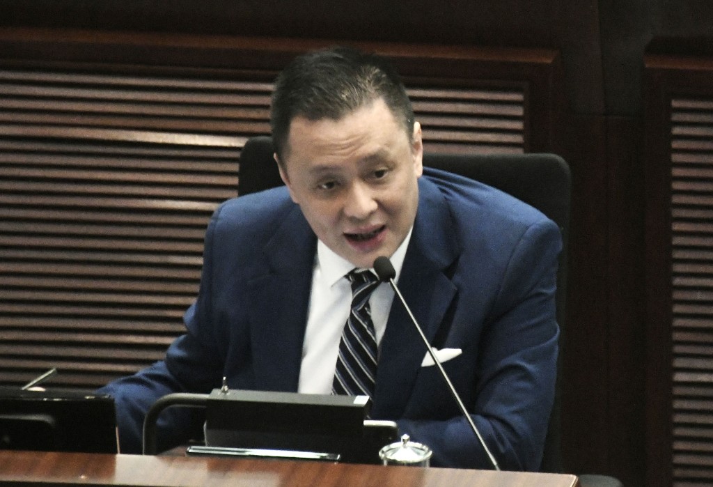 選委界鄧飛。 選委界鄧飛。
