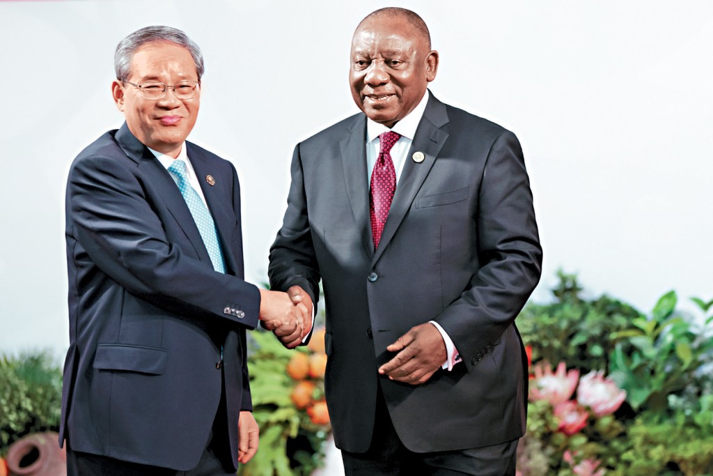 國務院總理李強會晤南非總統拉馬福薩。