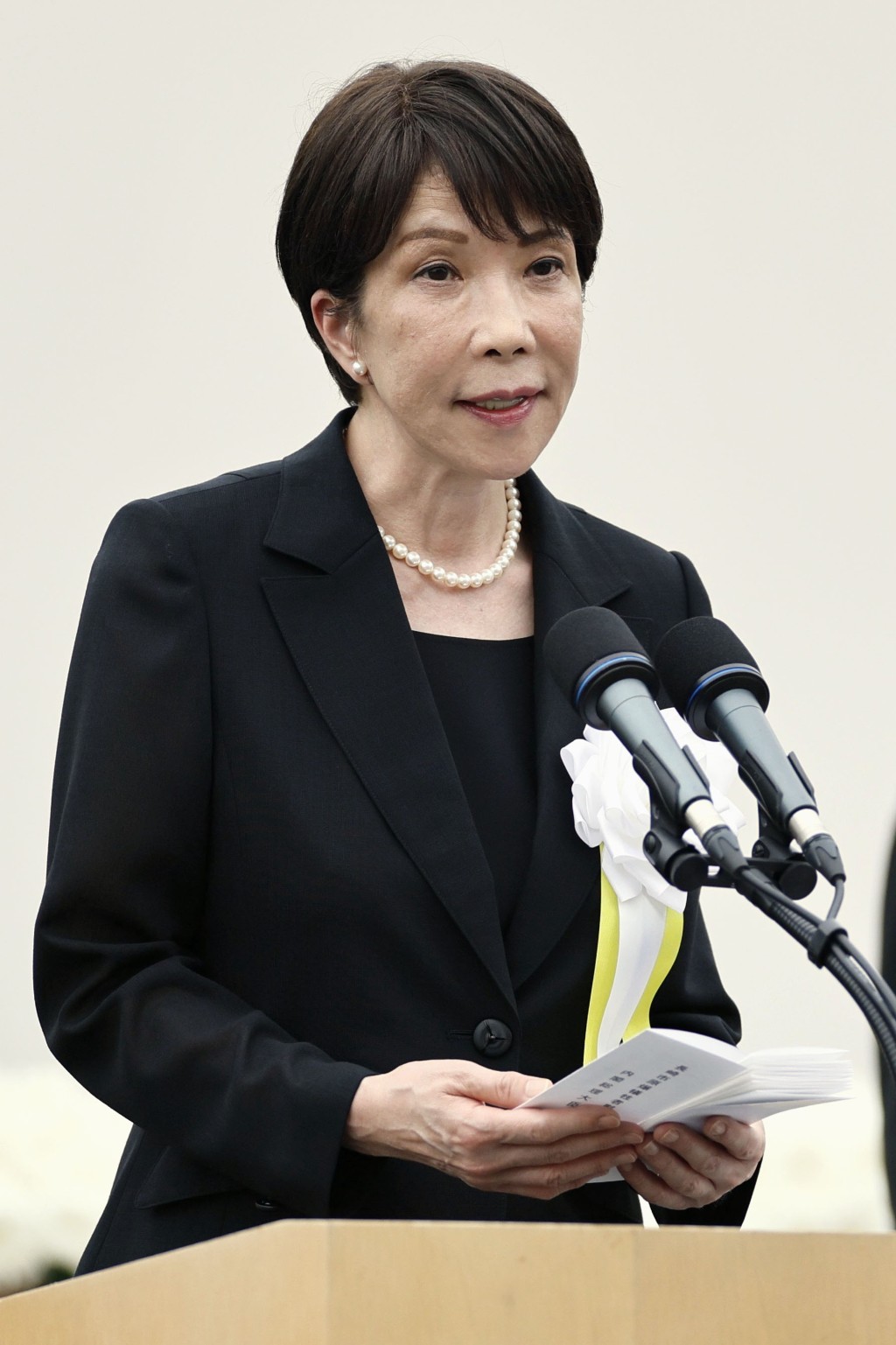 日本首相高市早苗在长崎和平公园举行的纪念美国原子弹爆炸81周年仪式上发表演说。 美联社