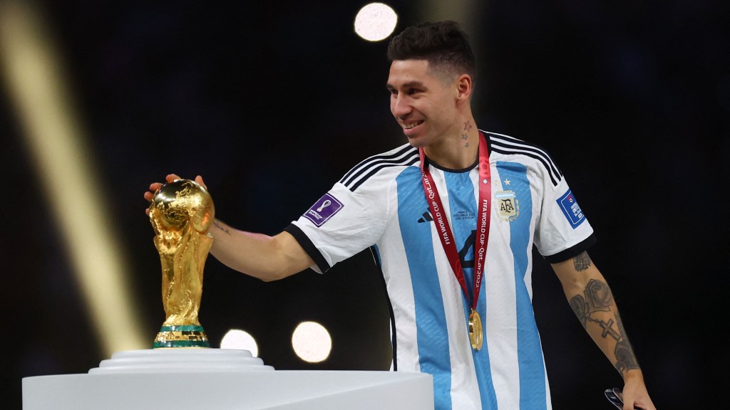 蒙迪尔协助阿根廷夺得世界杯。路透社