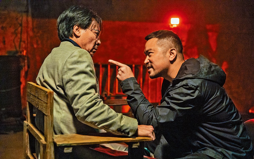 張孝全在這一幕Liam Neeson上身,虐人為樂。