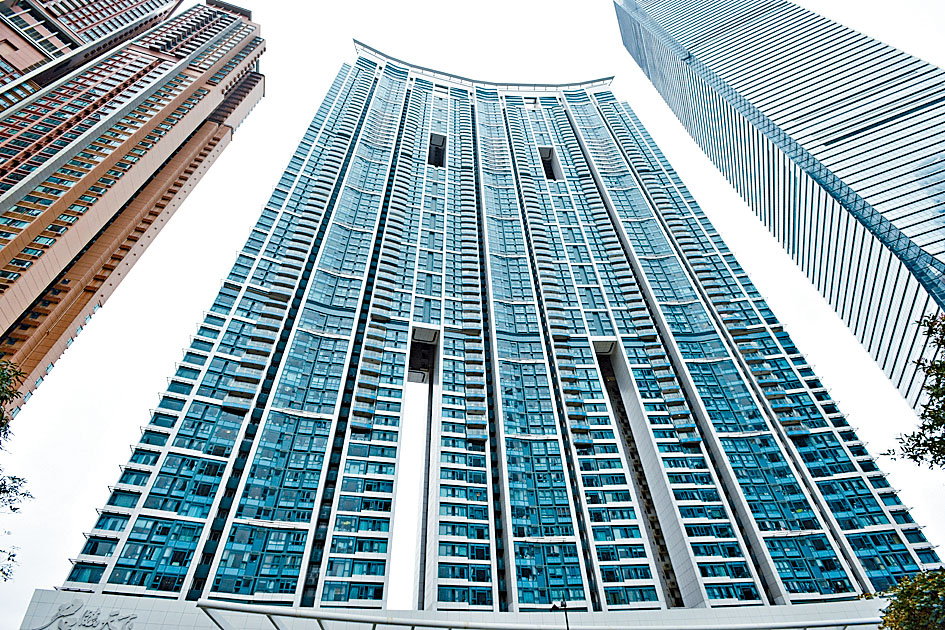 君臨天下以2375萬易手，低市價約5%。