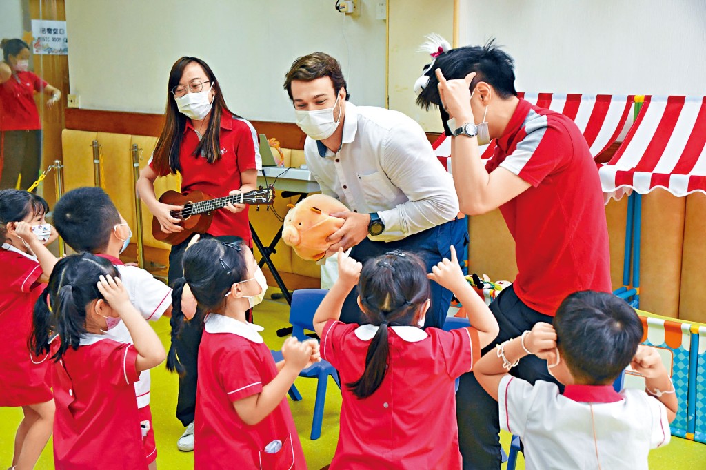 教育局數據顯示，有八十八所幼稚園獲批加學費。