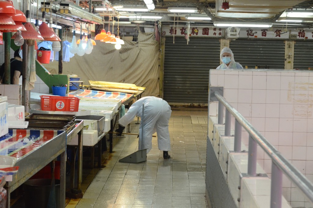 土瓜灣街市有魚檔員工確診，食環署已即時派員大消毒、大清洗。