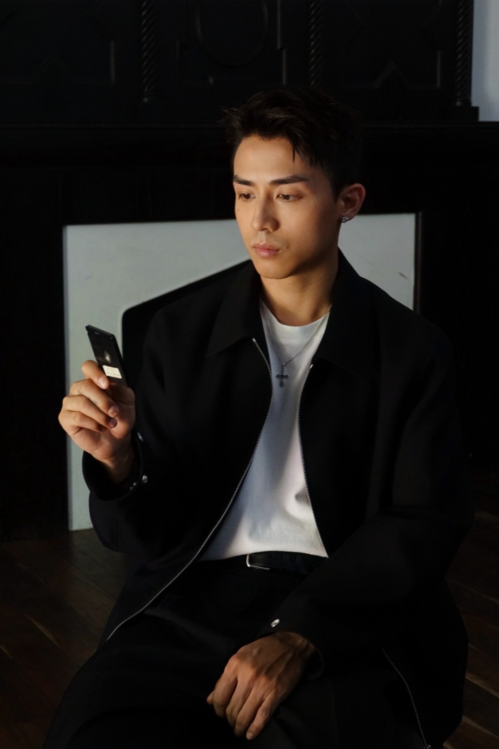 《月月》與AK過往作品曲風大不同,他表示相當難唱。 《月月》與AK過往作品曲風大不同,他表示相當難唱。