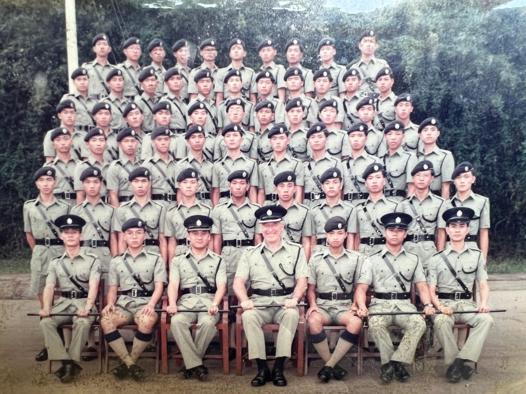 少警學員在受訓期間培養出深厚的同袍情誼。 少警學員在受訓期間培養出深厚的同袍情誼。