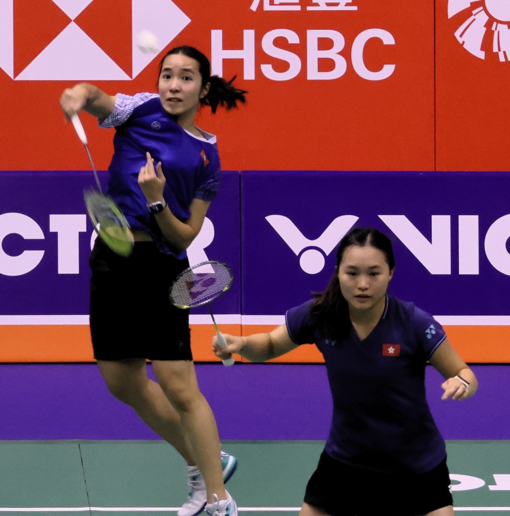 楊雅婷（左）與楊霈霖女雙組合於首圈不敵泰國對手出局。（陸永鴻攝）
